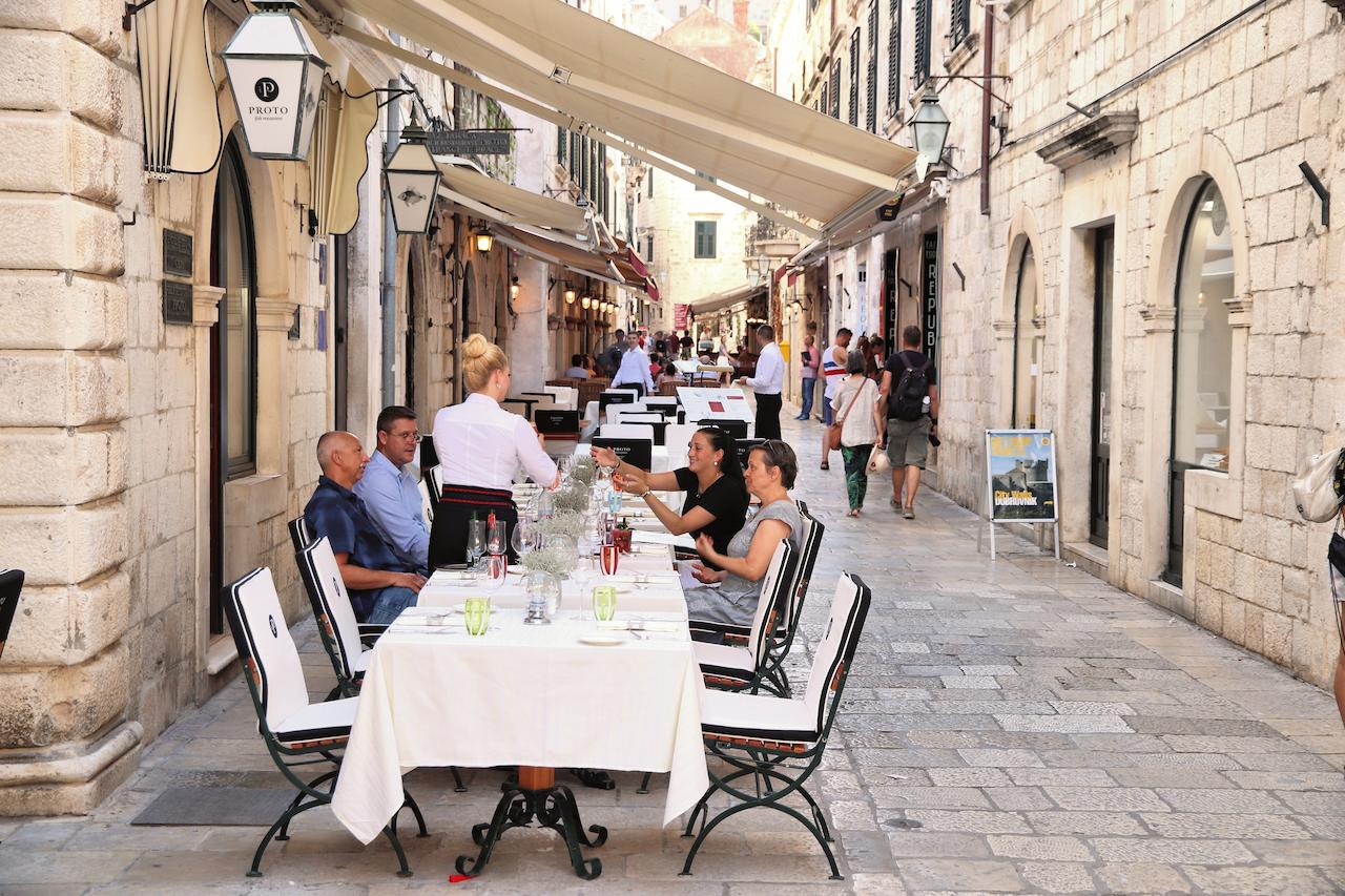 People in Alfresco Eats